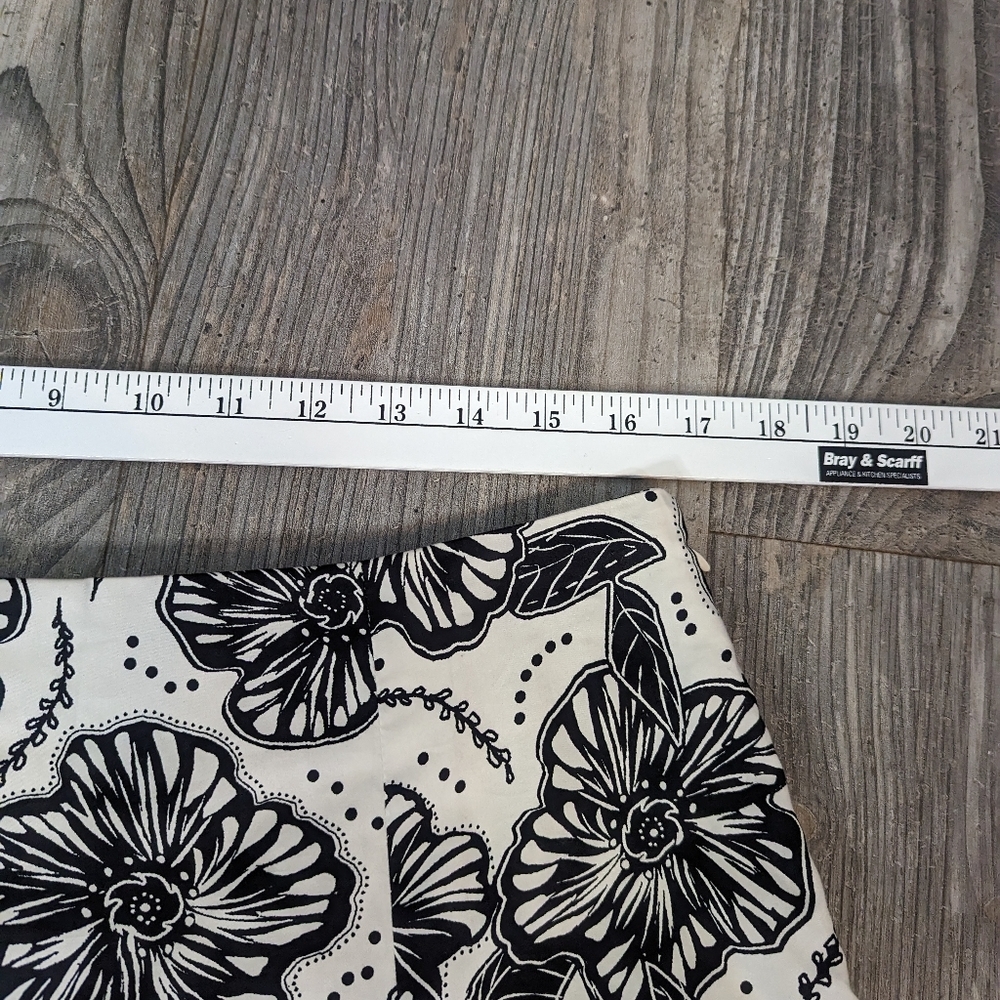 Charter Club women's knee length A-Line skirt white with black floral pleated 10 - Picture 4 of 12